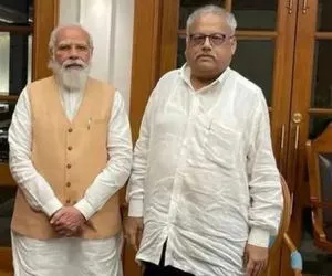 Rakesh Jhunjhunwala with Narendra Modi