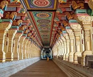 Rameshwaram Jyotirlinga Temple Corridor